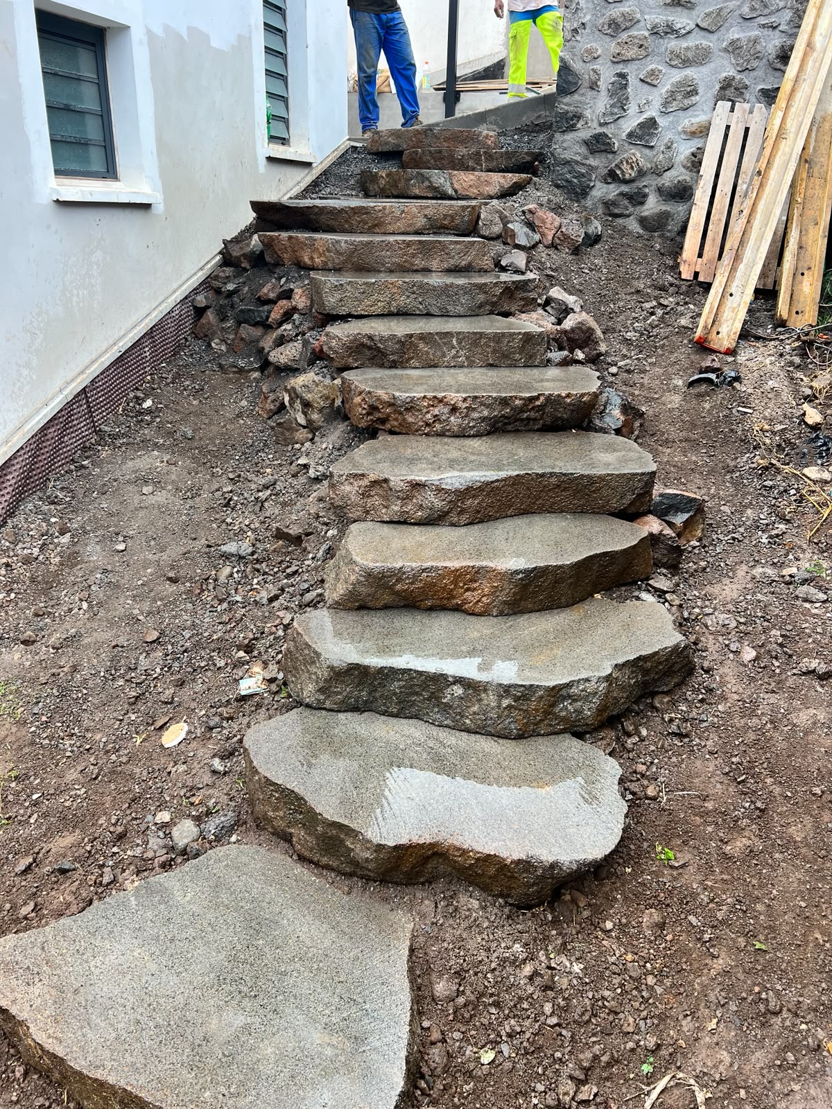 Escalier paysager en pierre naturelle